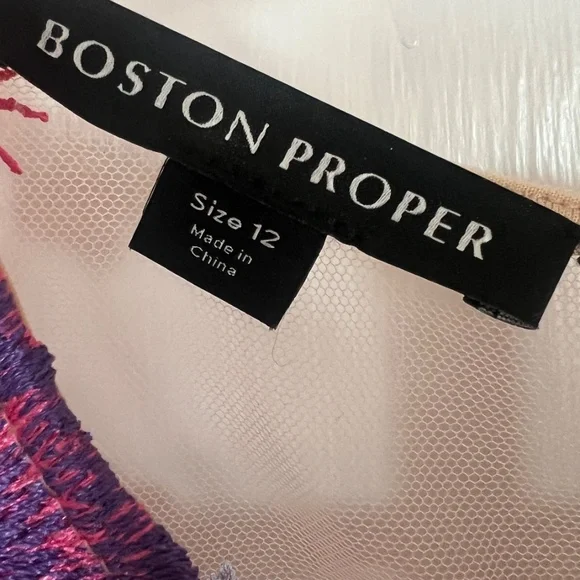 TURN HEADS IN THIS GORGEOUS FLORAL LACE SHEATH DRESS: Size 12 w/ matching jacket - Picture 3 of 6